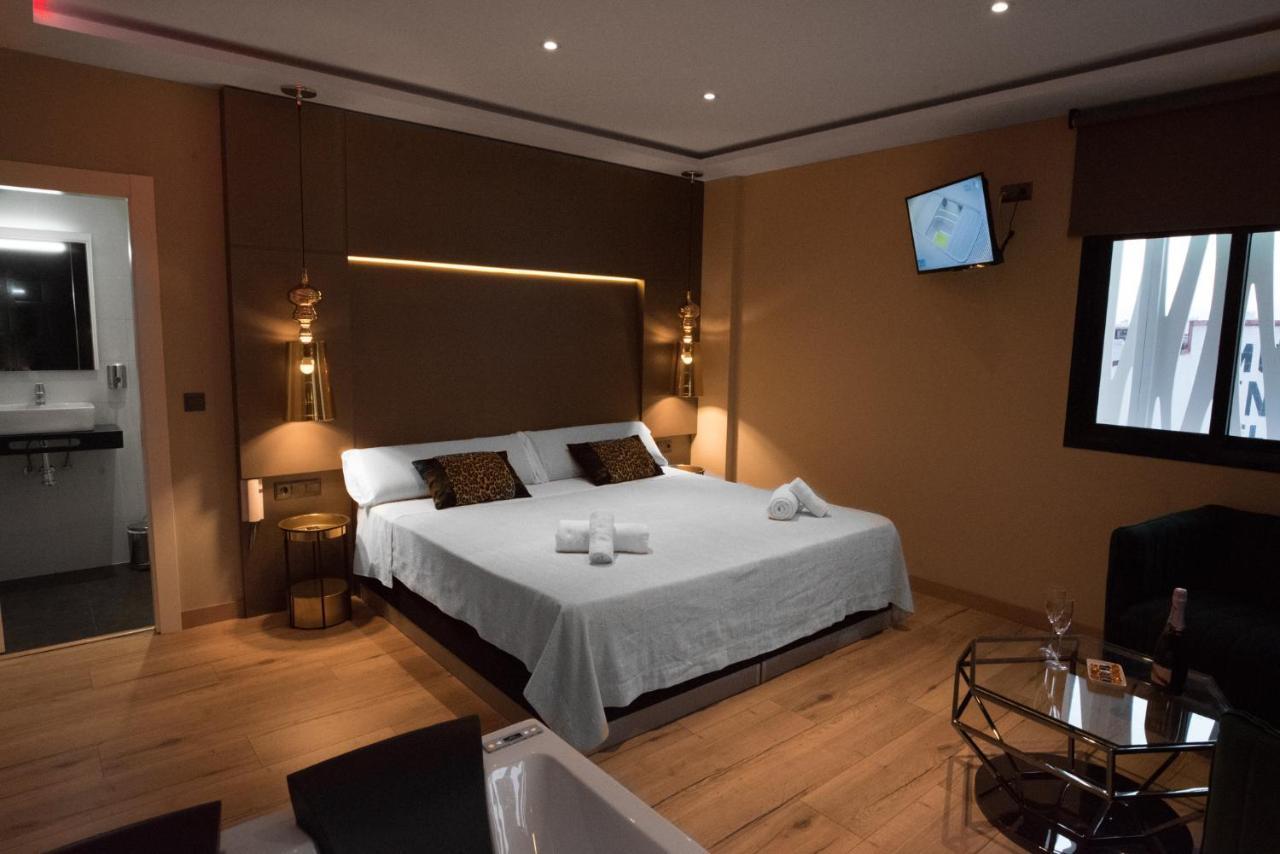 Daos Suites & Terrace Марбелья Экстерьер фото