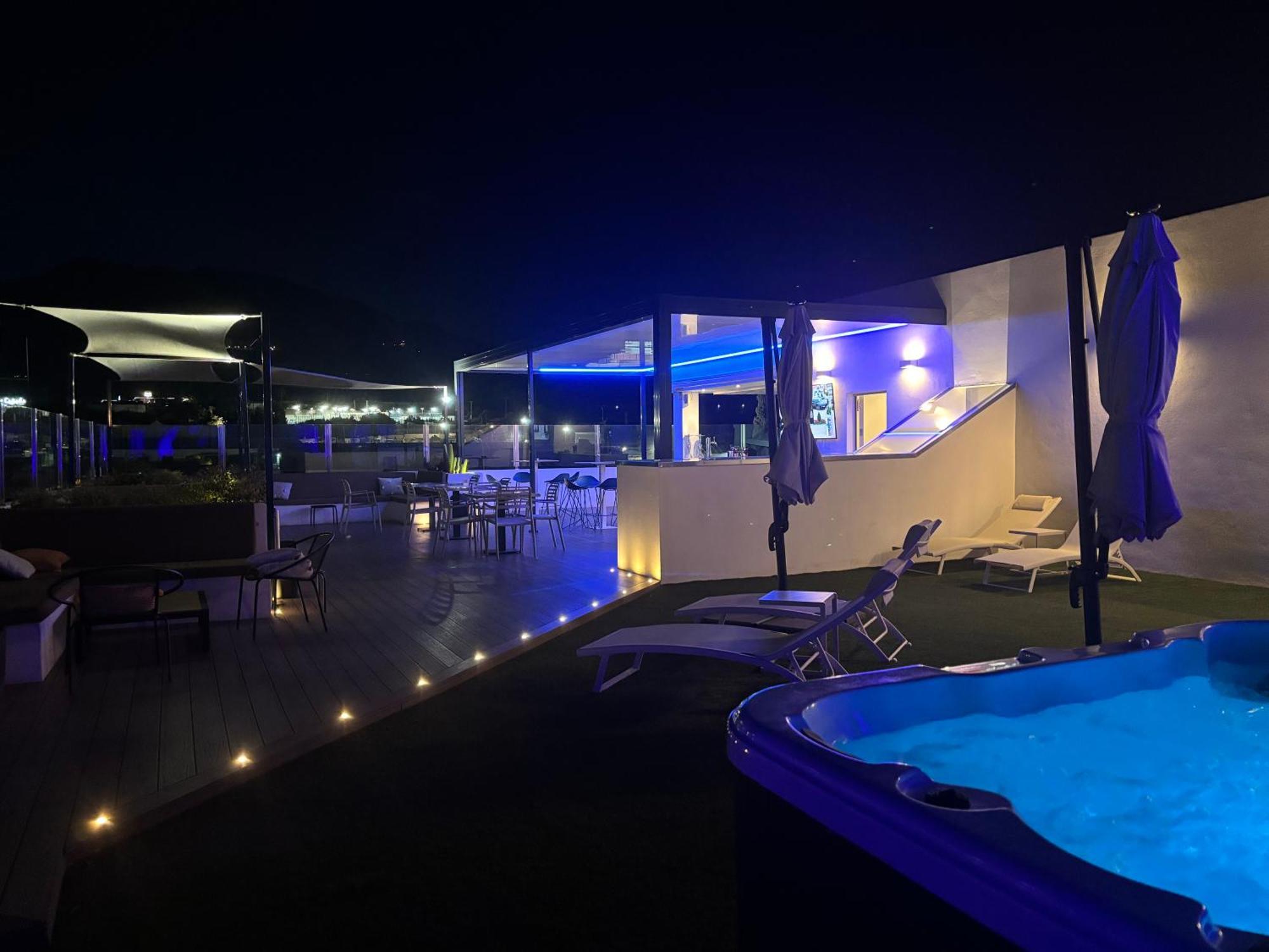 Daos Suites & Terrace Марбелья Экстерьер фото