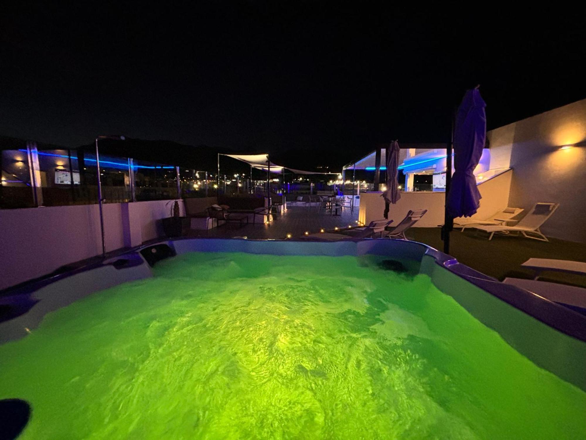 Daos Suites & Terrace Марбелья Экстерьер фото