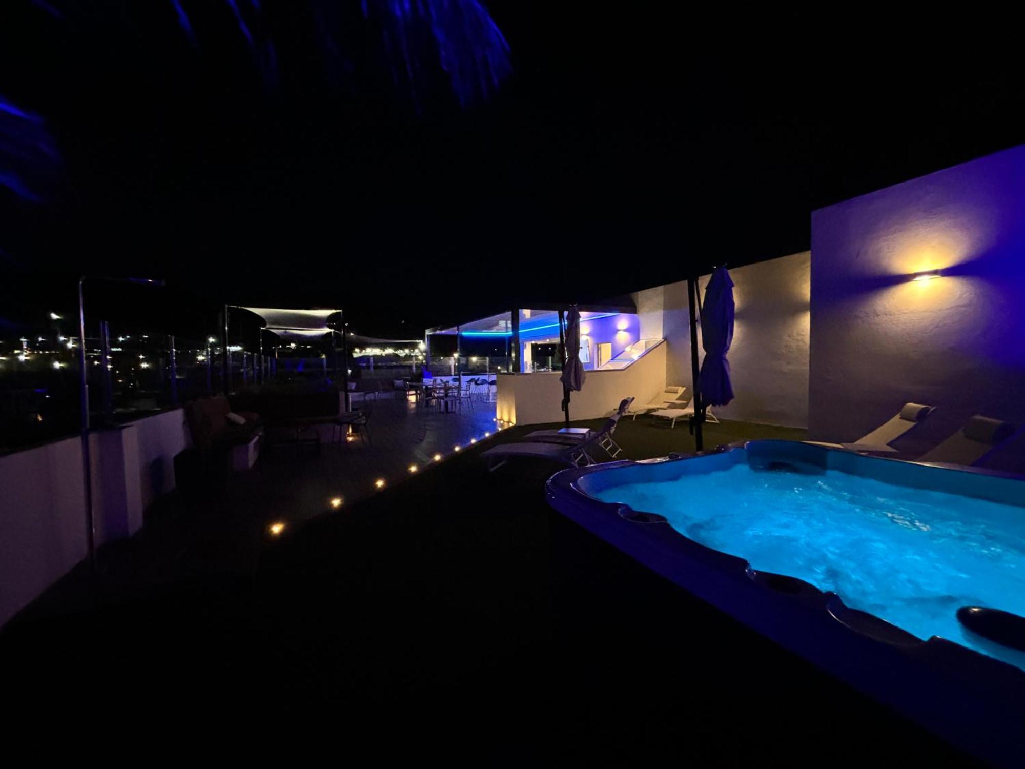 Daos Suites & Terrace Марбелья Экстерьер фото