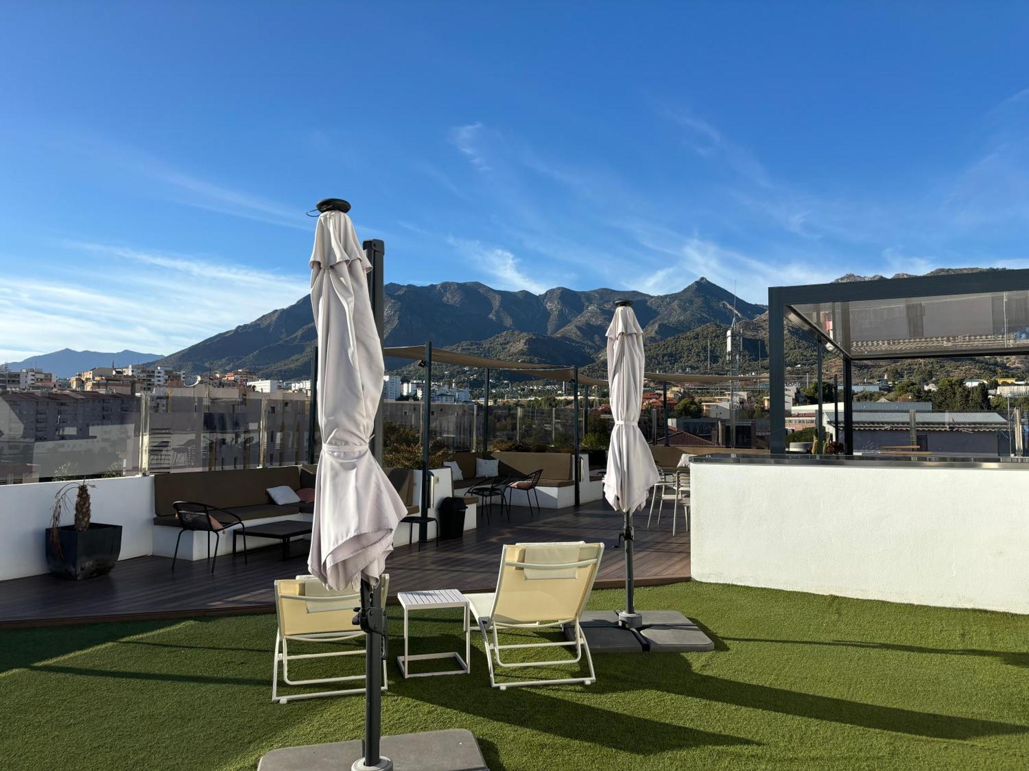 Daos Suites & Terrace Марбелья Экстерьер фото