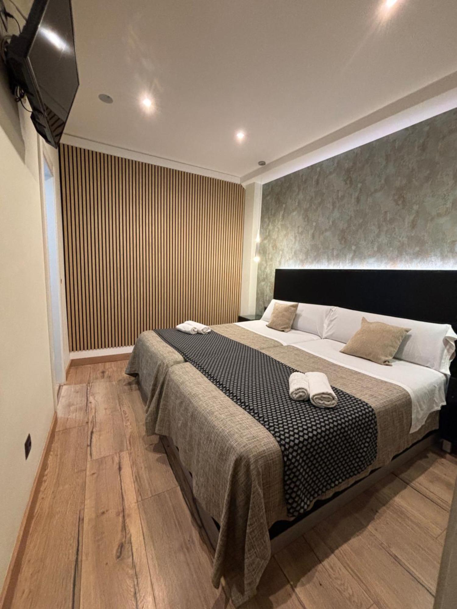 Daos Suites & Terrace Марбелья Экстерьер фото