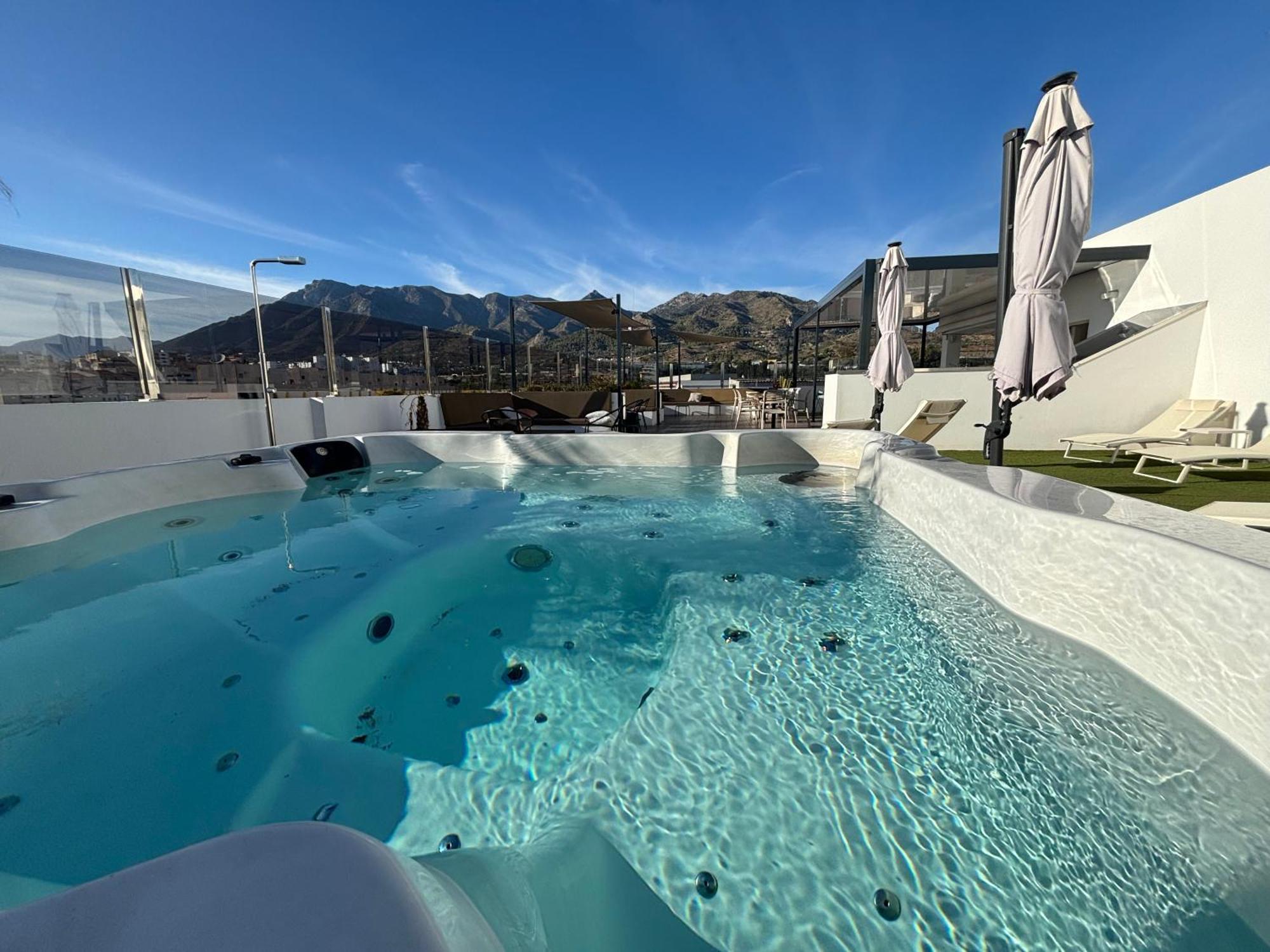 Daos Suites & Terrace Марбелья Экстерьер фото